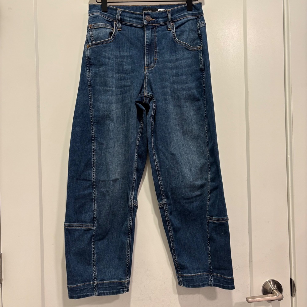 Ruti Women Medium Wash Barrel Leg Denim Jeans High Rise Seam Detail Size 28